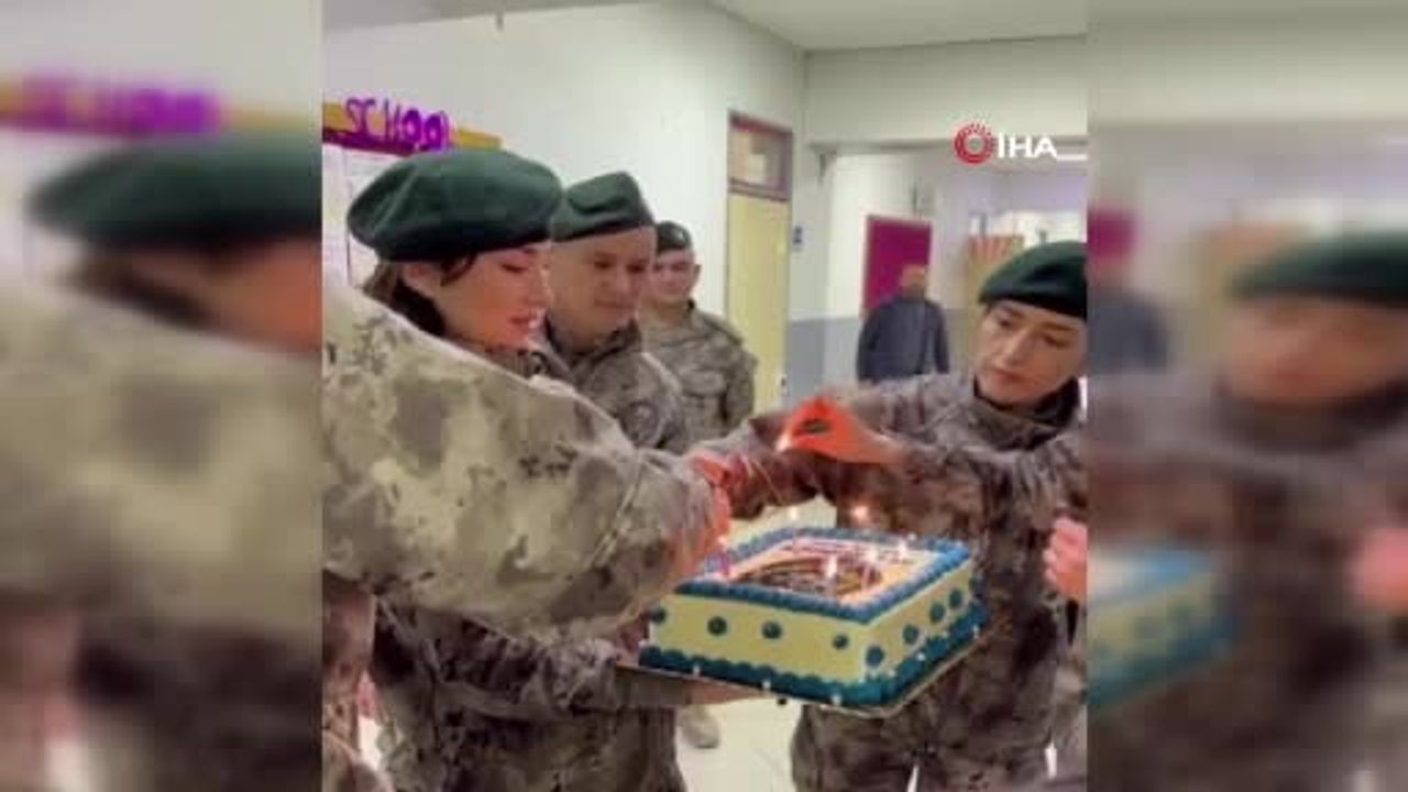 Özel Harekat Polislerinden Şehit Kızına Doğum Günü Sürprizi