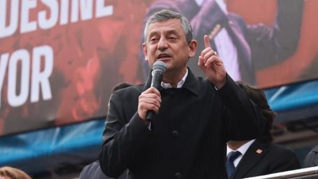 Özgür Özel'den Şeniz Doğan'a övgü: Atatürk Bilim Merkezi açıldı