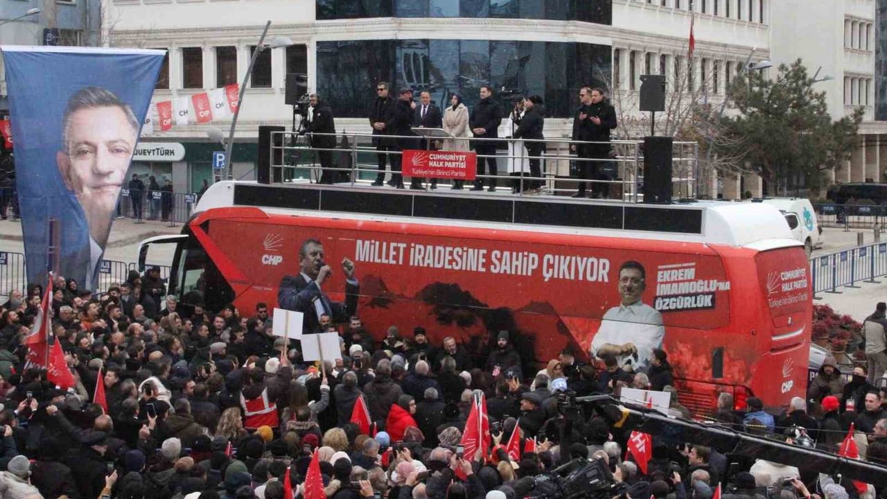 Özgür Özel: 'Trump'ın düzeni dünya düzeni olamaz' — Çankırı mitingi