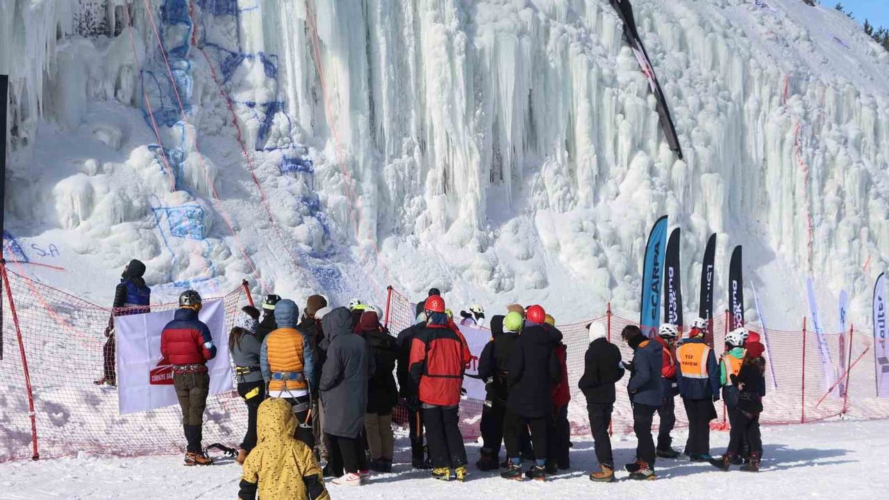 Palandöken Kayak Merkezi'nde Türkiye Buz Tırmanışı Şampiyonası sona erdi