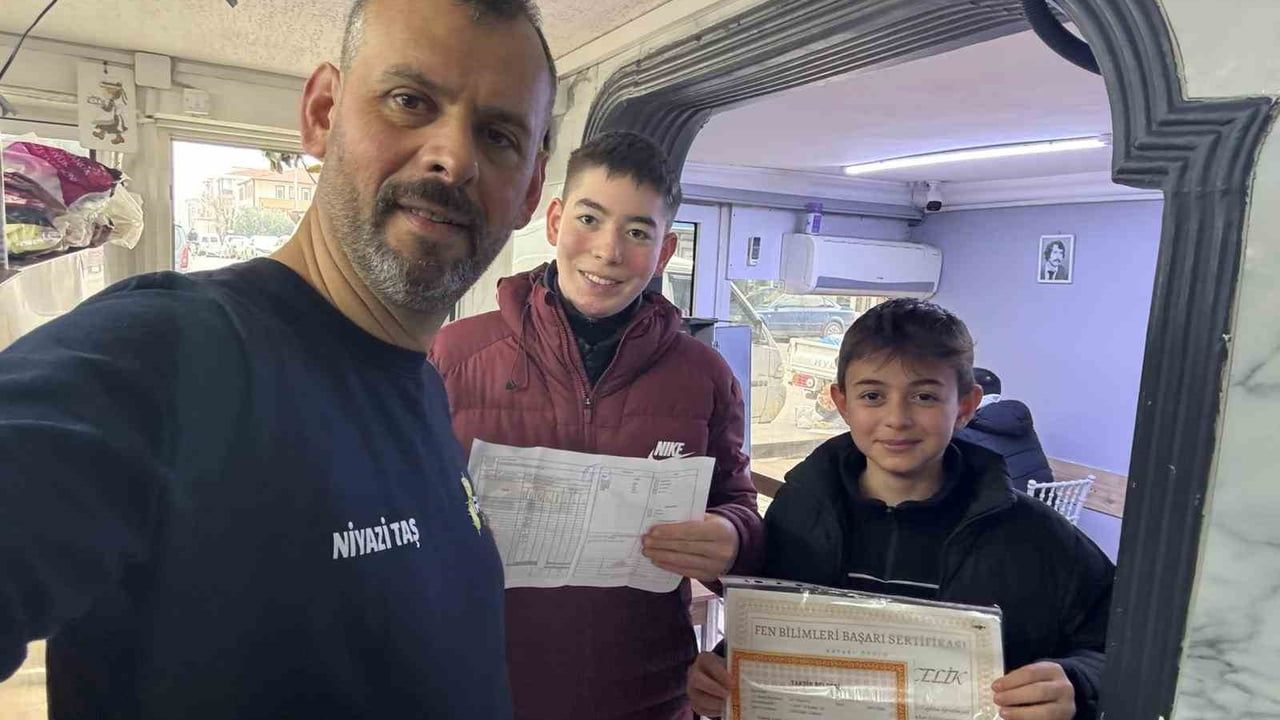 Pamukova'da karne günü: Takdir ve teşekkür alan öğrencilere ücretsiz döner