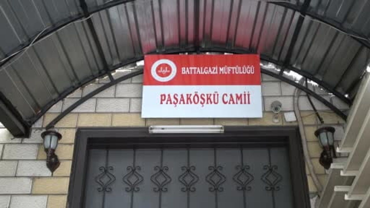 Paşaköşkü Camisi minaresinde onarım çalışması başladı