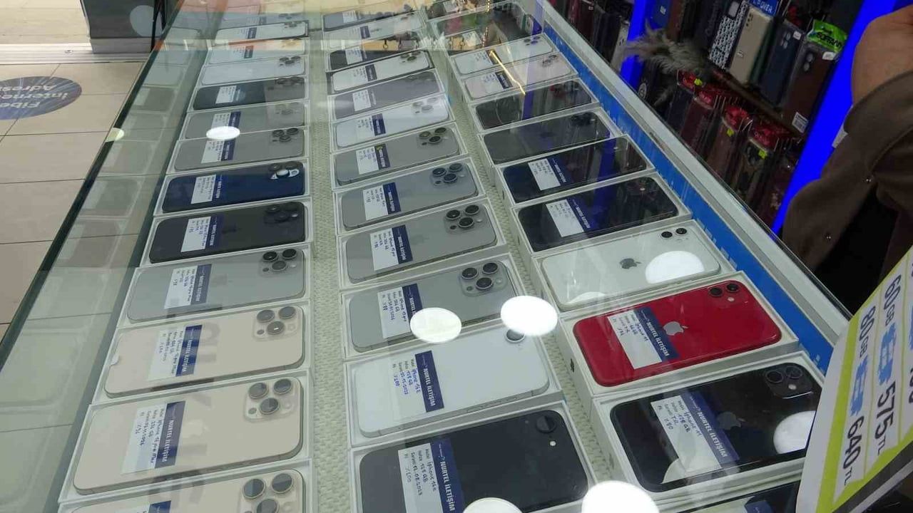 Pendik'te kova ve vileda taktiğiyle telefon hırsızlığı: 283 bin TL zarar