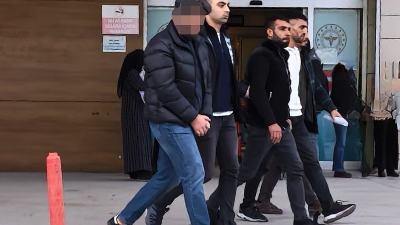 Polis kılığına girip 3 milyon TL değerindeki altını çaldılar — İnegöl’de tutuklama