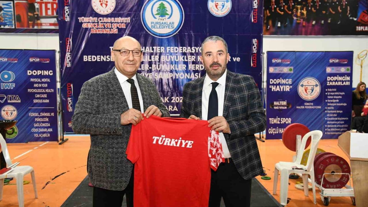 Pursaklar’da Bedensel Engelliler ve Gençler-Büyükler Türkiye Halter Şampiyonası başladı