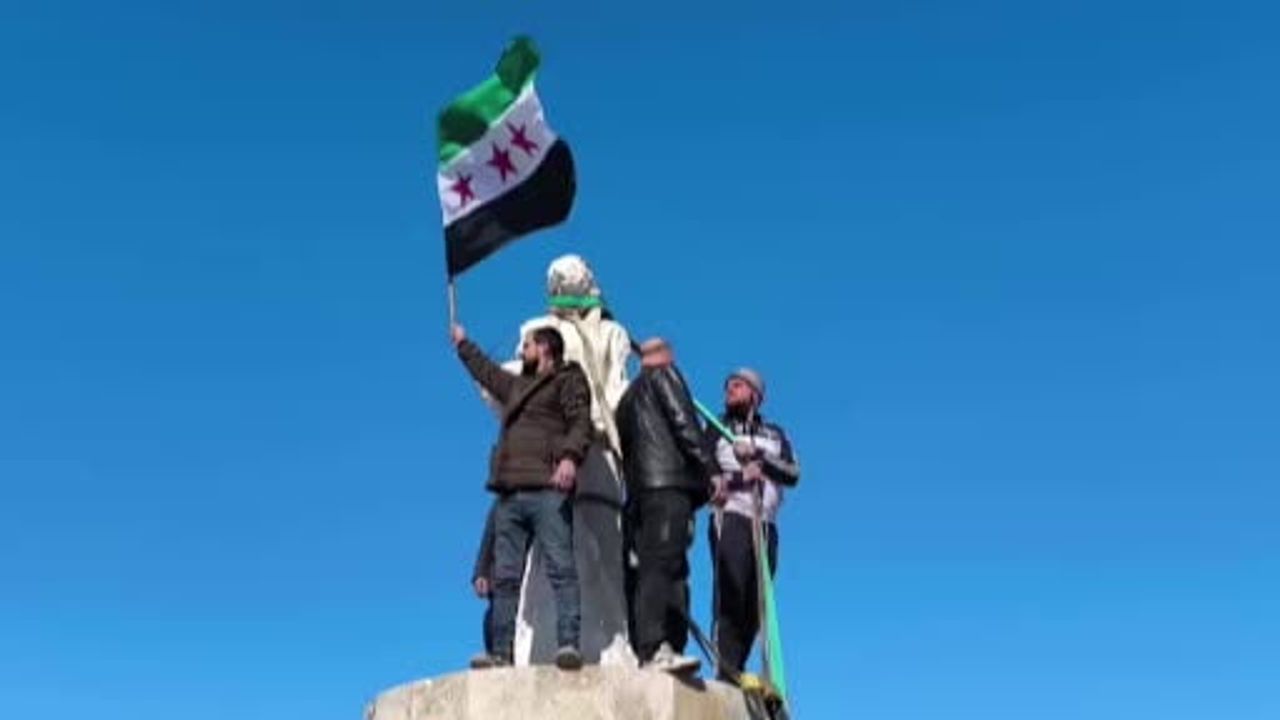 Rakka'da SDG sembolleri yıkıldı