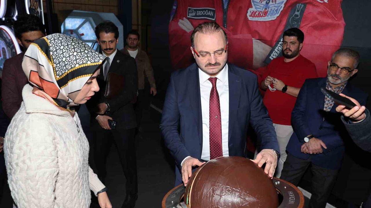 Rektör Hacımüftüoğlu Bilim Erzurum’u Ziyaret Etti: "Gelecek vizyonumuz gençlerimizin hayalleriyle güçleniyor"