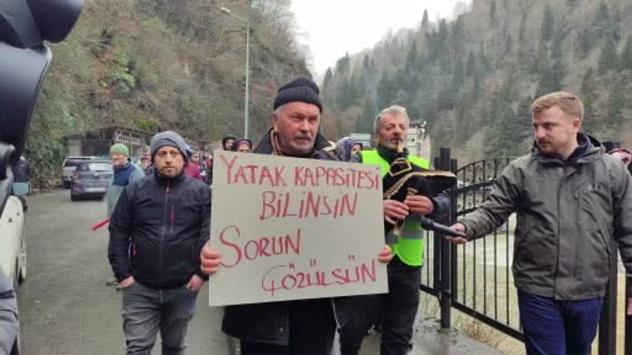 Rize Çamlıhemşin'de ruhsatsız turizm işletmecilerinden 'Yıkmayın' protestosu