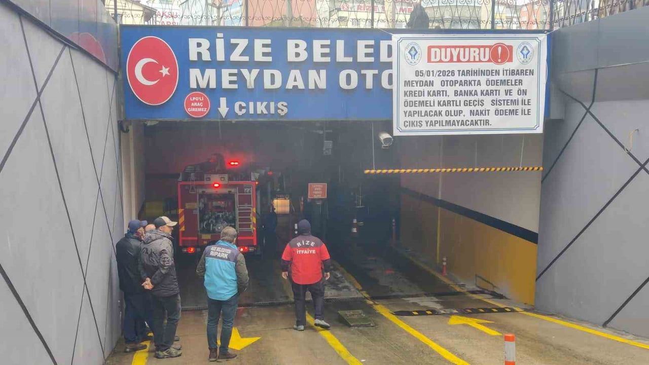 Rize kent meydanındaki yeraltı otoparkında trafoda yangın paniği