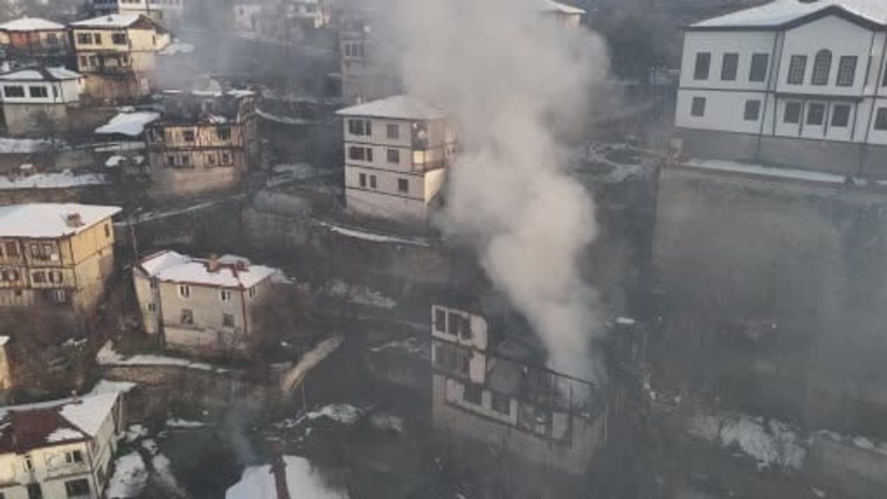 Safranbolu’da 46 günde aynı mahallede ikinci tarihi konak yangını