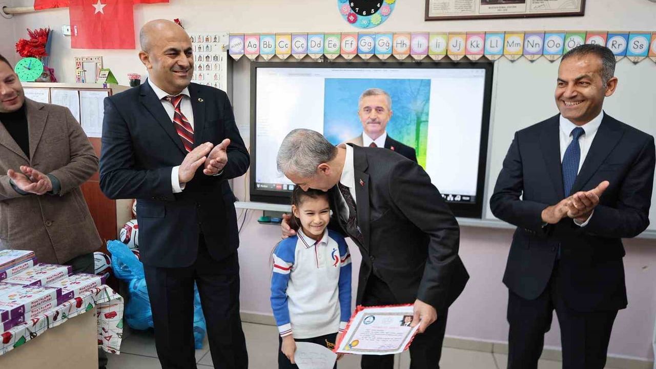 Şahinbey Belediyesi’nden 1 milyon 150 bin kitap ve spor desteği