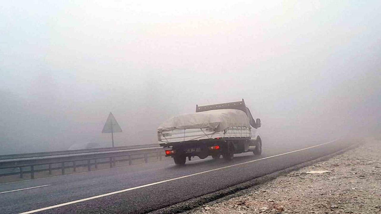 Sakartepe Rampası'nda yoğun sis: Görüş mesafesi 5 metreye düştü