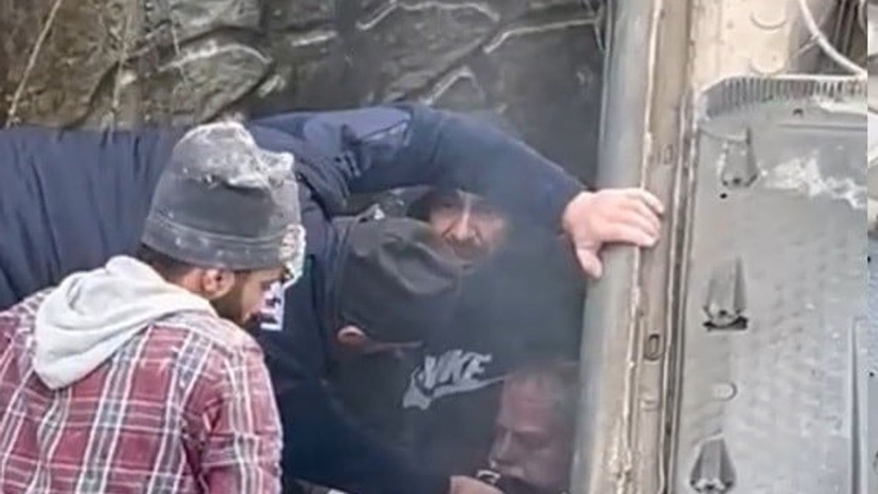 Sakarya Akyazı'da otomobil su kanalına uçtu, sürücü yaralandı