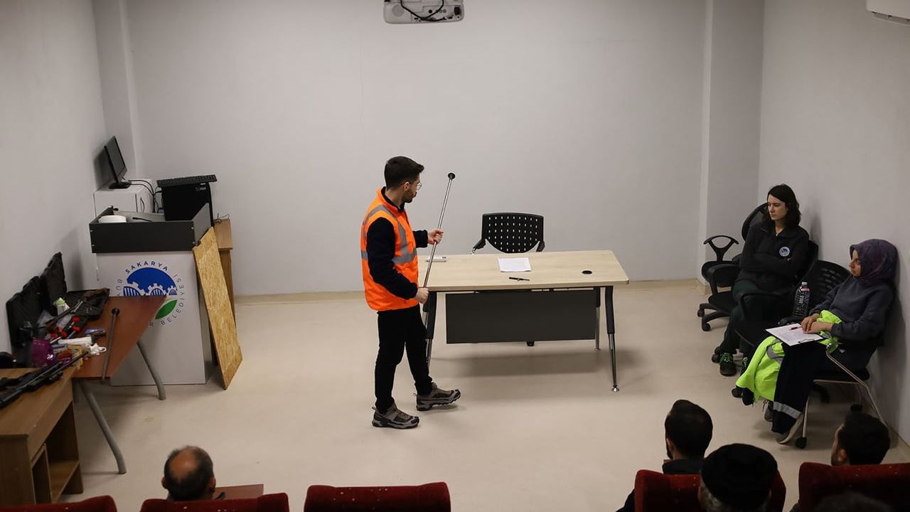 Sakarya’da belediye personeline sokak hayvanlarına yönelik güvenli müdahale eğitimi
