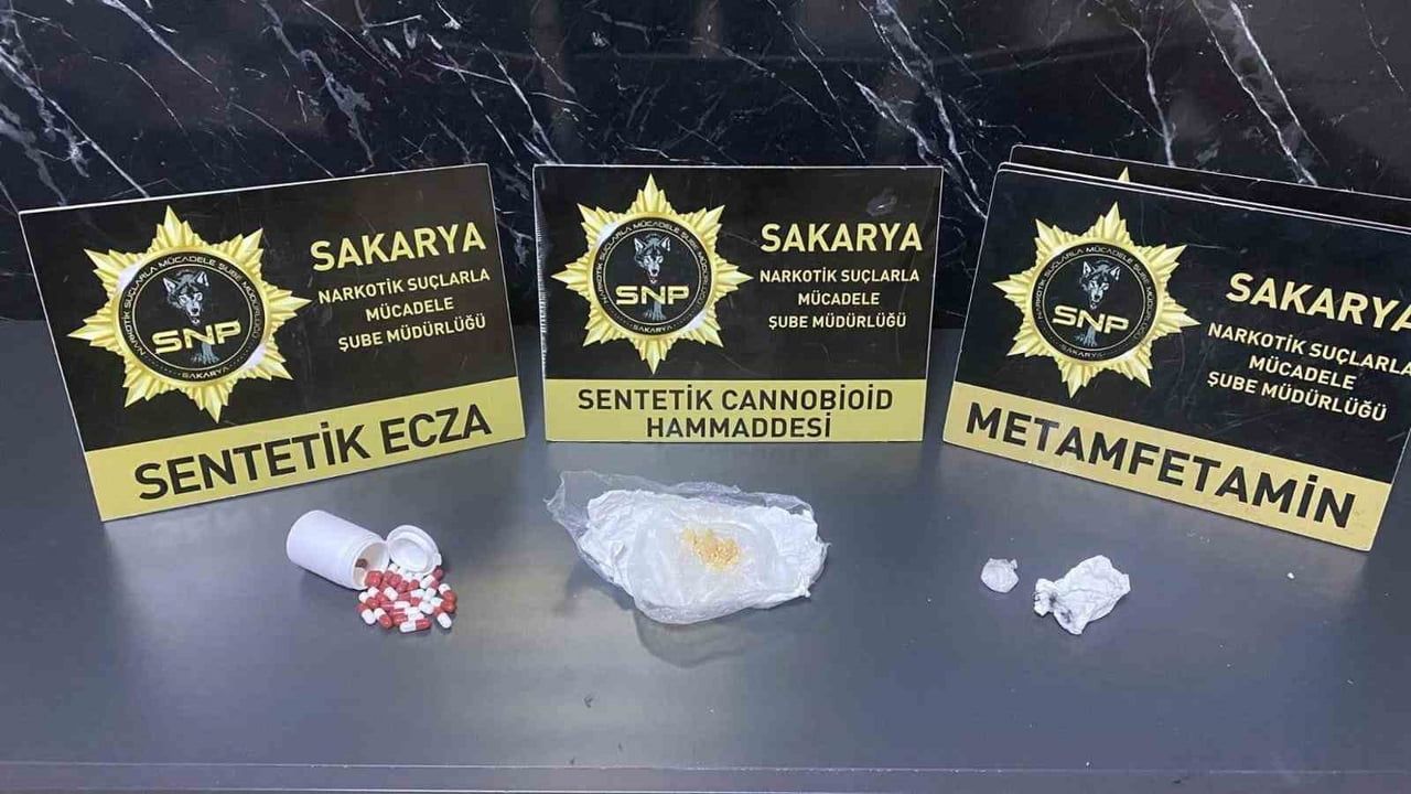 Sakarya'da Erenler ve Arifiye'de kaçakçılık ile uyuşturucu operasyonu: 4 gözaltı
