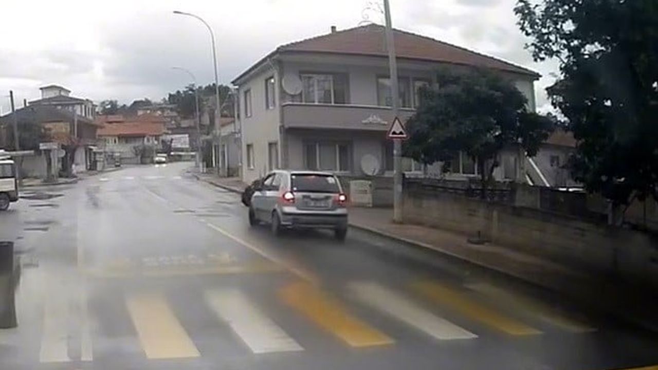 Sakarya'da otomobilin çarptığı 77 yaşındaki kadın hayatını kaybetti