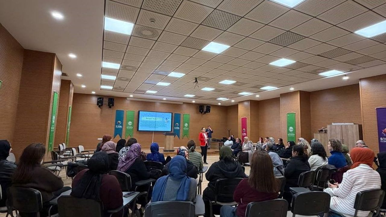 Sakarya'da özel gereksinimli birey ailelerine iletişim eğitimi