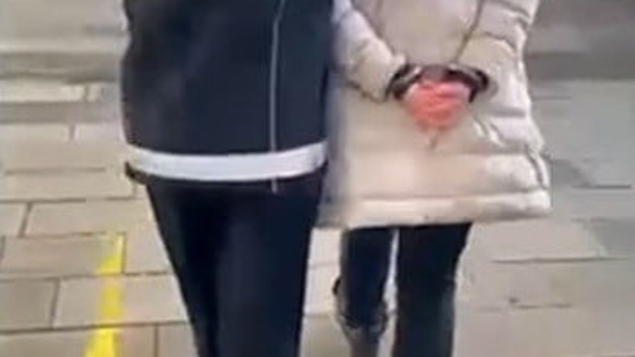 Sakarya'da yakalanan Güney Afrikalı kadın uyuşturucu suçundan tutuklandı