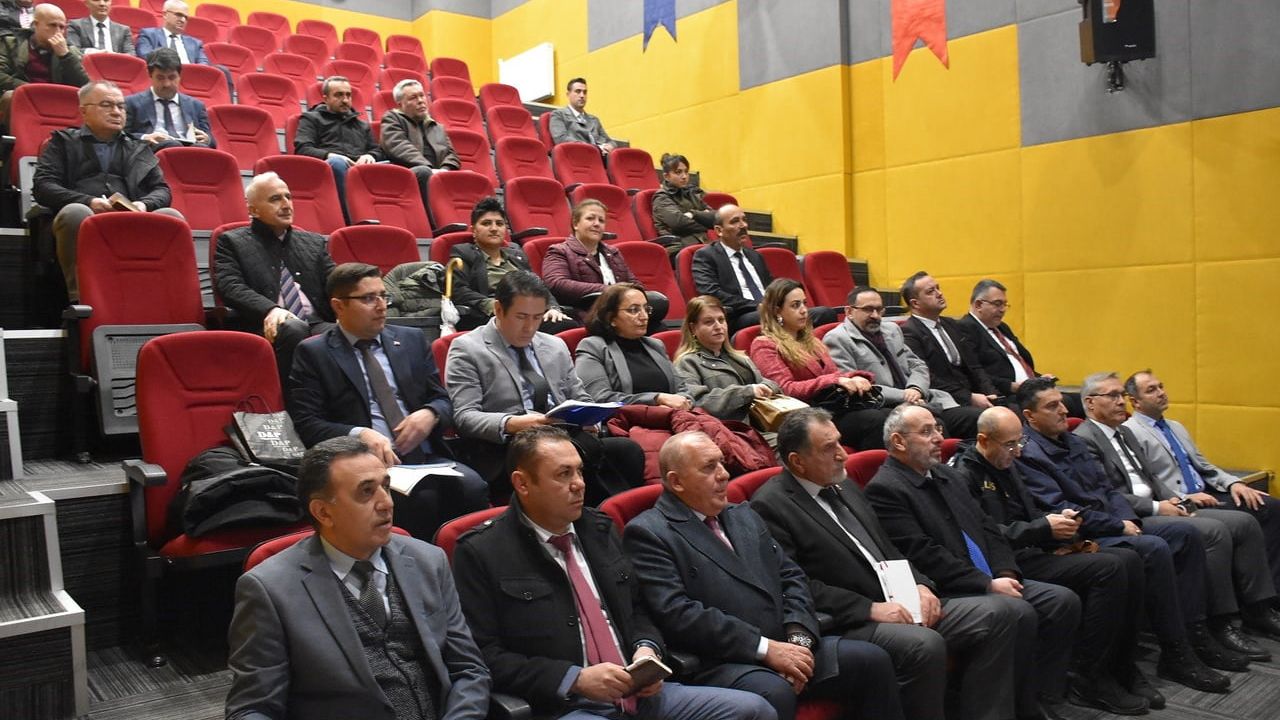 Salihli'de İlçe İdare Şube Başkanları Toplantısı — Yatırımlar, Projeler ve Koordinasyon