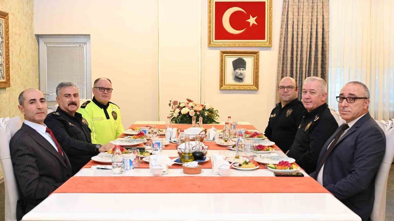 Salihli İlçe Emniyet Müdürü Burhan Demirkıran emekliye ayrıldı