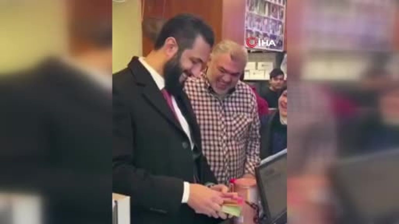 Şam'da Ahmed eş-Şara halkla alışveriş yaparken görüntülendi