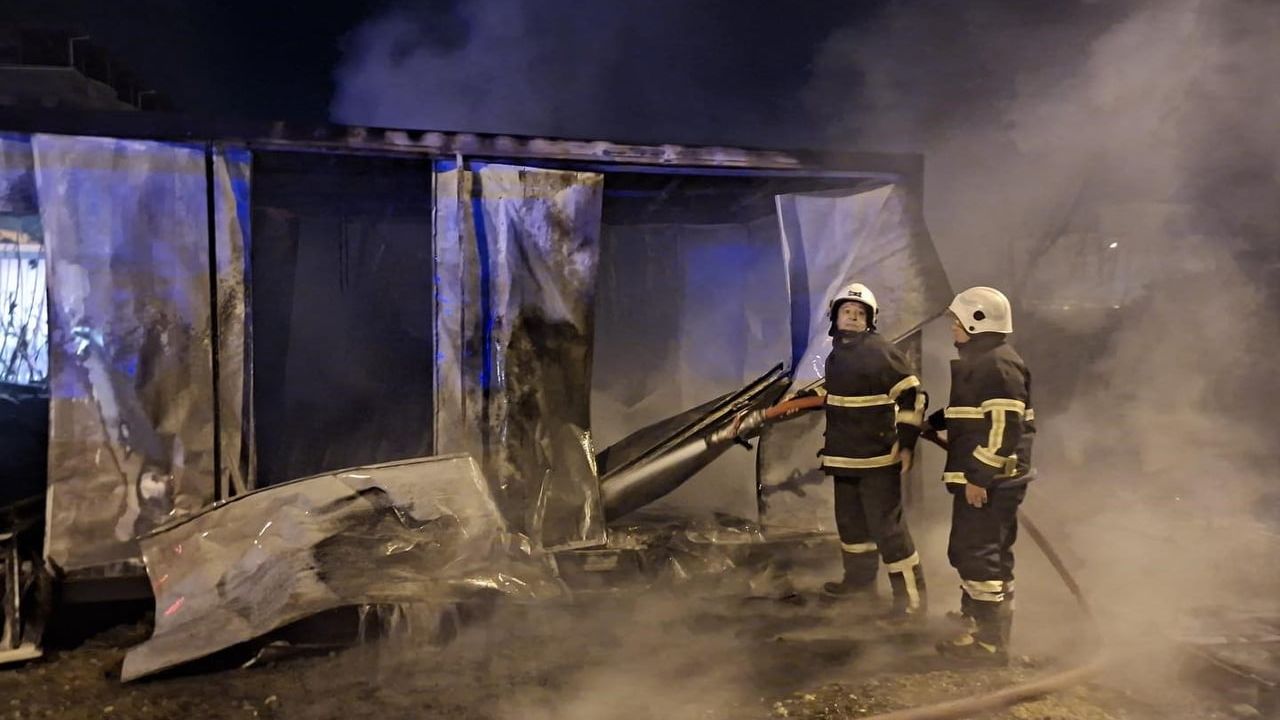 Samandağ'da depremzede konteynerinde yangın