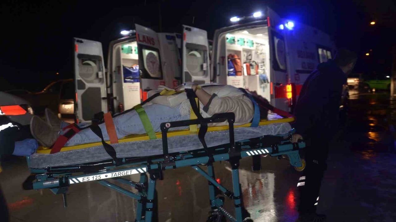 Samsun'da 4 aracın karıştığı zincirleme kaza: 5 yaralı