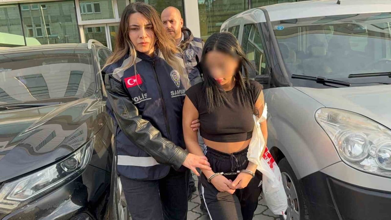 Samsun'da gasp edilen telefonla dudak dolgusu yaptıran 2 kadın yakalandı