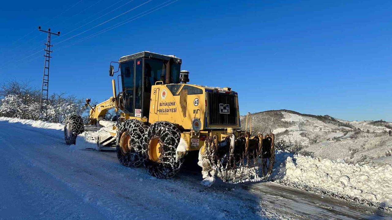 Samsun’da kar temizliği: 575 kırsal mahalle yolu yeniden ulaşıma açıldı