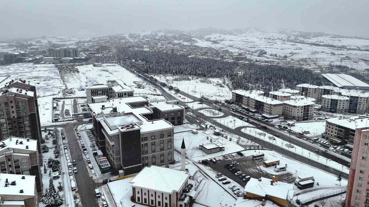 Samsun'da karla mücadele: 379 mahalle yolu ulaşıma açıldı