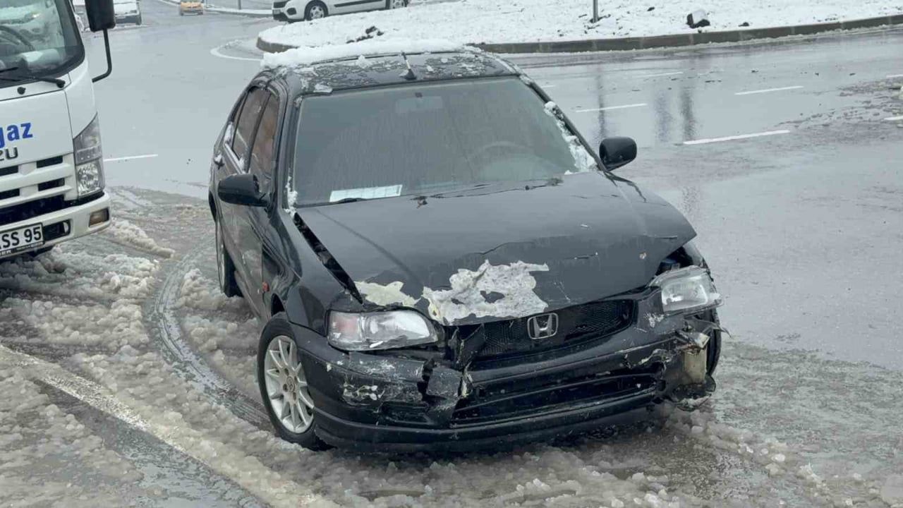 Samsun'da kavşak kazası: 1 yaralı