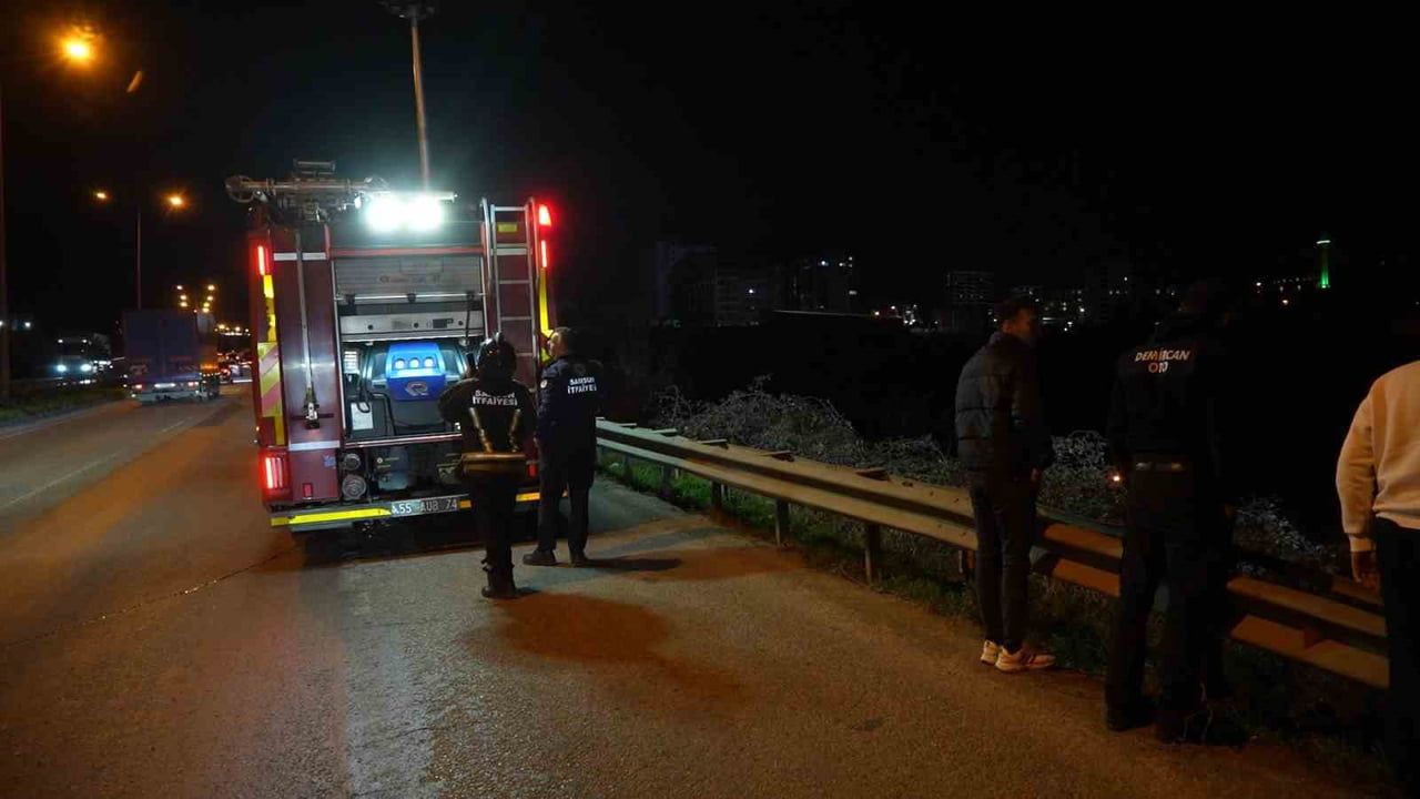 Samsun'da otomobil 3 metre yükseklikten yuvarlandı