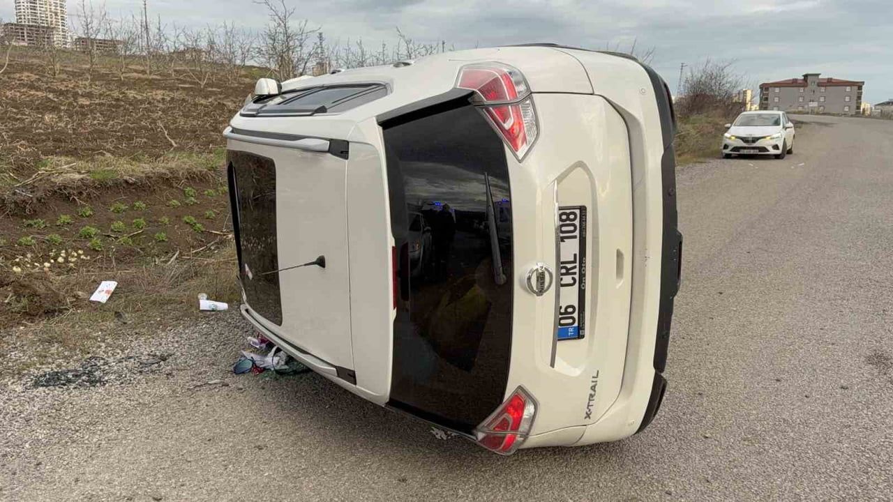 Samsun'da takla atan otomobil: 1'i çocuk 3 kişi yaralandı