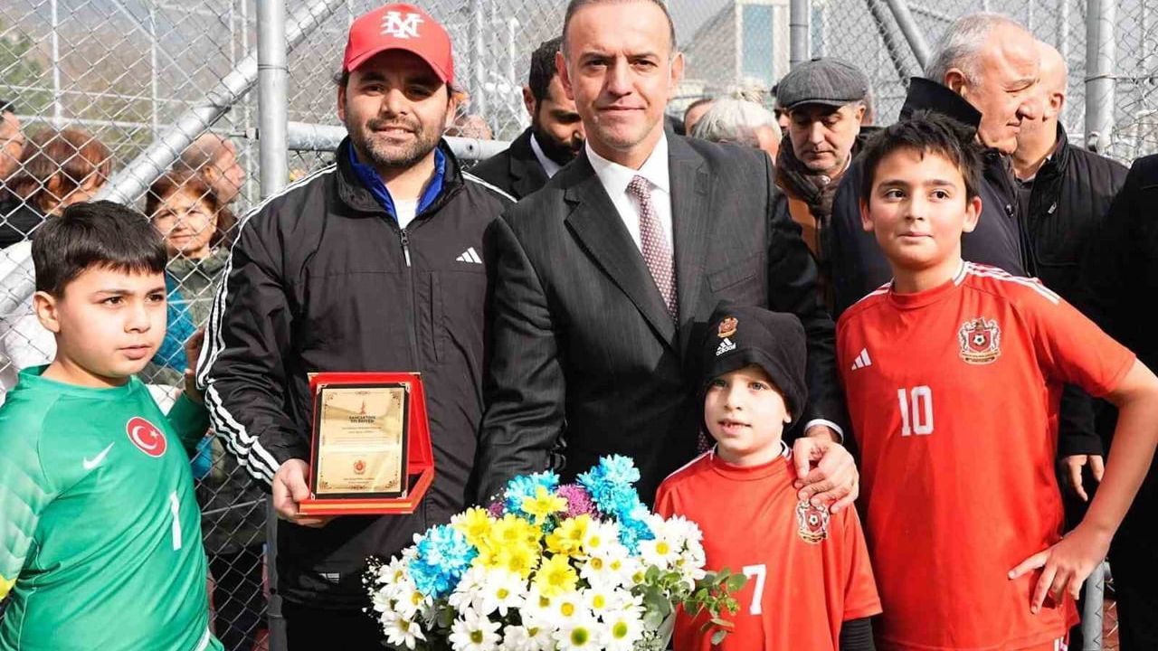 Sancaktepe'de 19 Mayıs Gençlik ve Spor Parkı ve Sosyal Cafe Gençlik açıldı