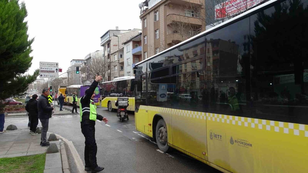 Sancaktepe'de İETT otobüslerinin zincirleme çarpışması: 3 yaralı