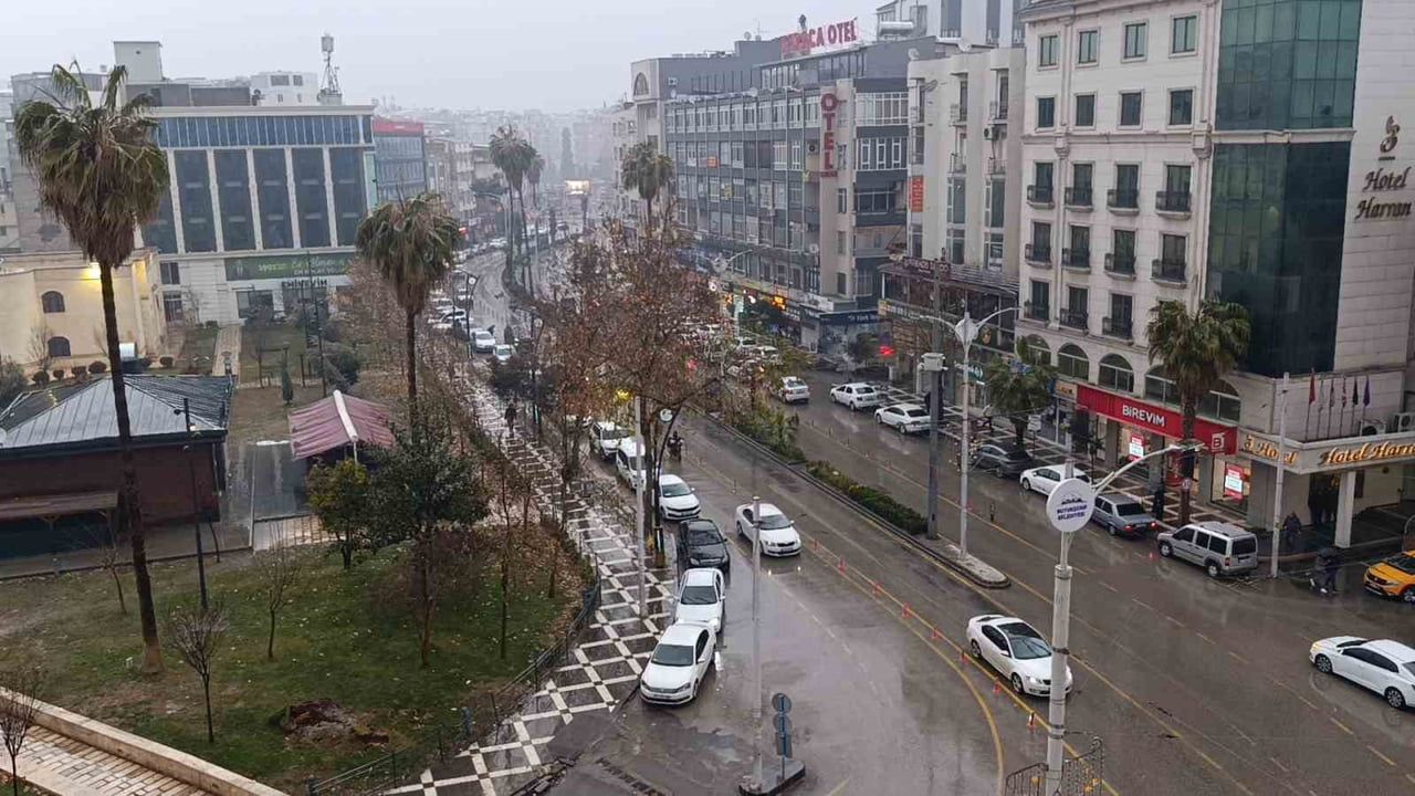 Şanlıurfa'da Gece Boyu Süren Sağanak Yağış
