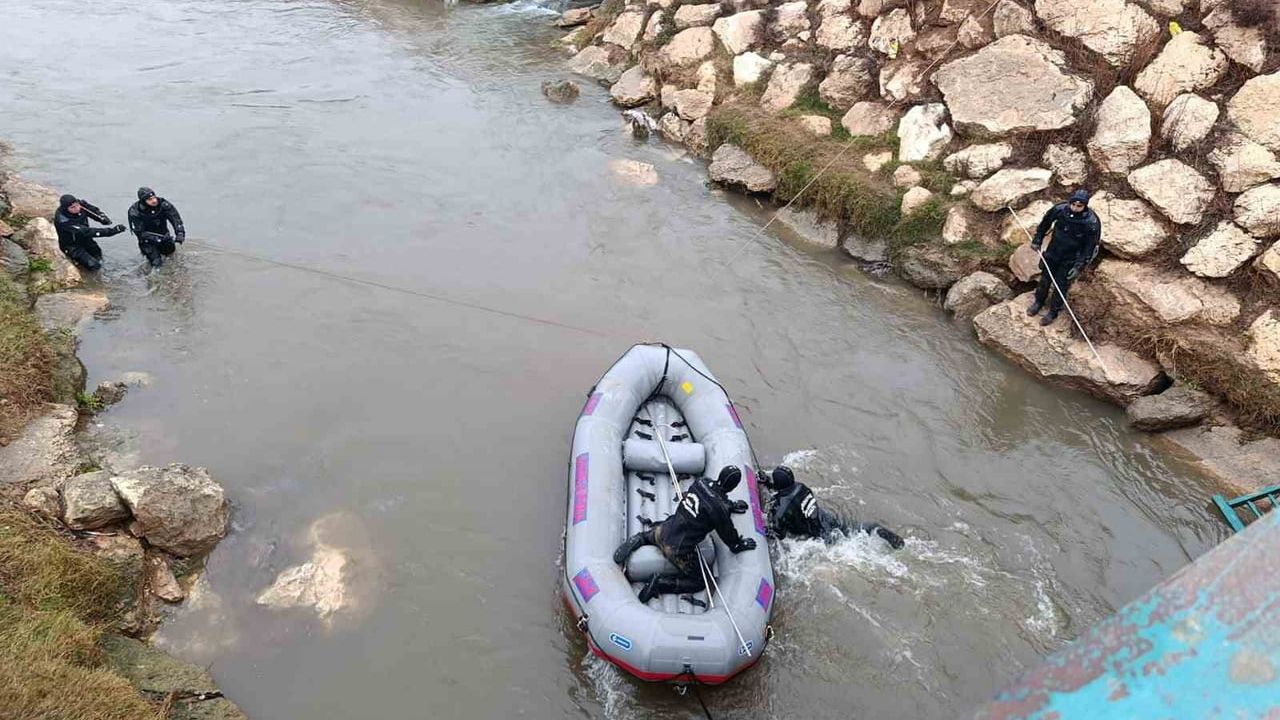 Şanlıurfa Harran'da sulama kanalında kayıp sürücü için arama 5. günde