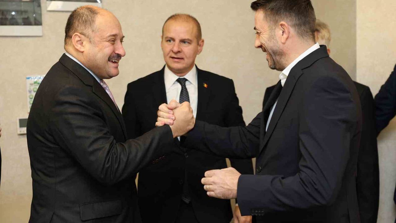 Şanlıurfa ile Piteti resmen kardeş şehir oldu