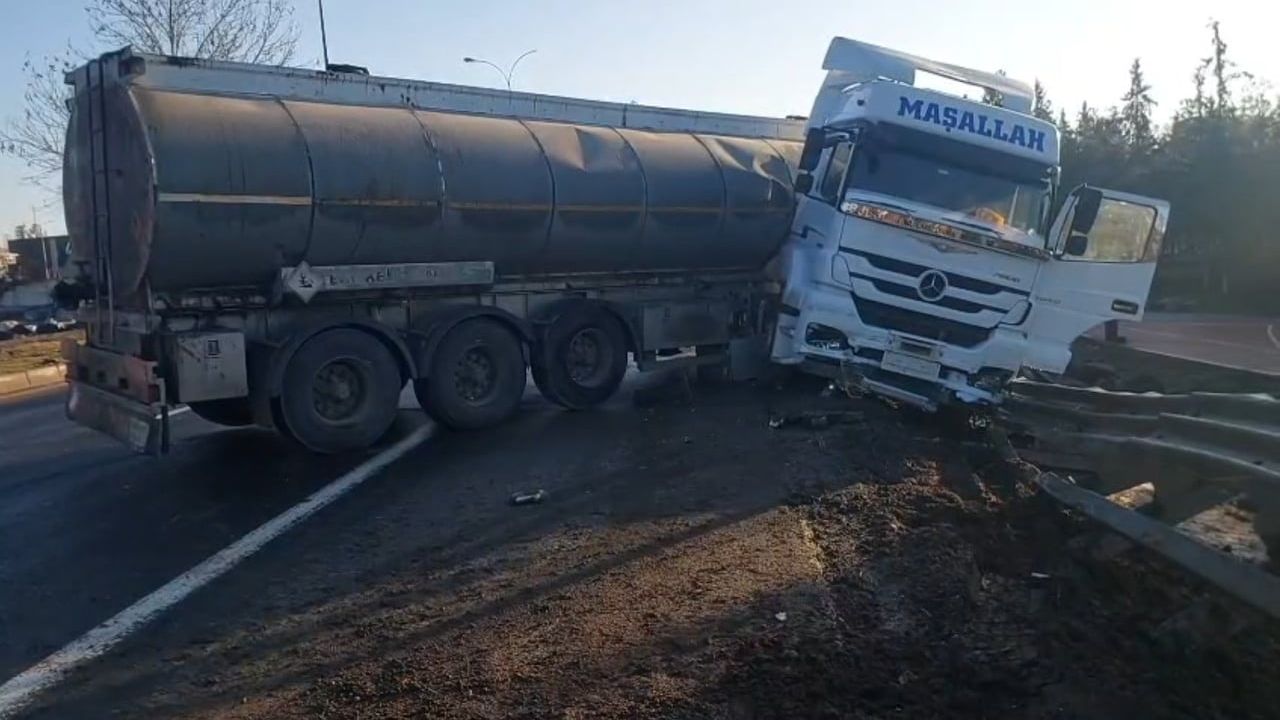 Şanlıurfa Viranşehir'de buzlanma kaynaklı zincirleme kaza: 2 ölü