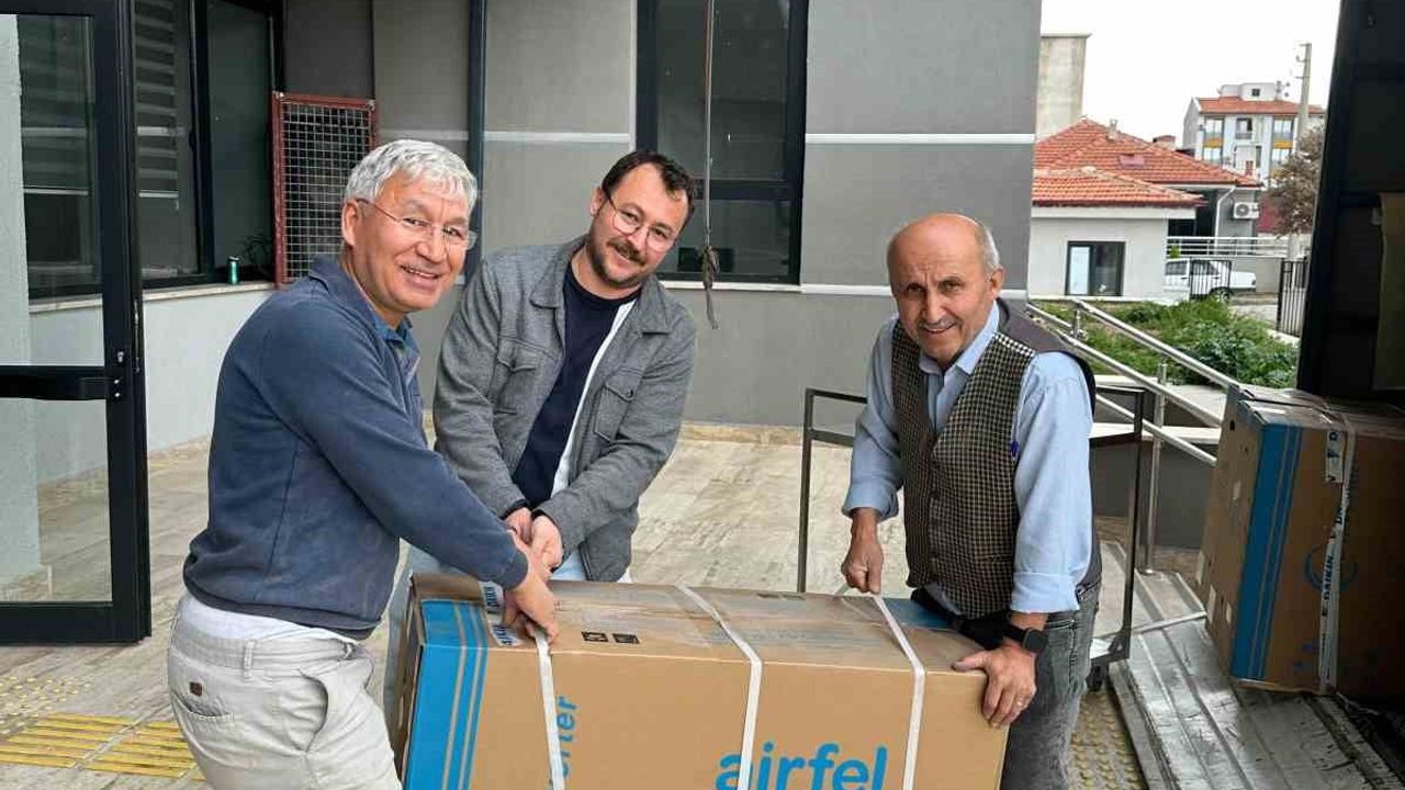 Sarıgöl Dört Eylül İlkokulu'na 26 Klima, Yaklaşık 1 Milyon Liralık Yatırım