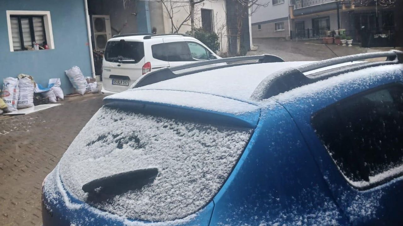 Sarıgöl'ün yüksek kesimlerine kısa süreli kar yağışı