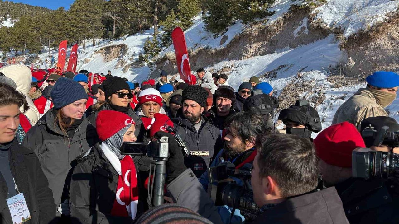 Sarıkamış'ta 'Bu Toprakta İzin Var' temasıyla şehit yakınları ve gazilerle ortak yürüyüş