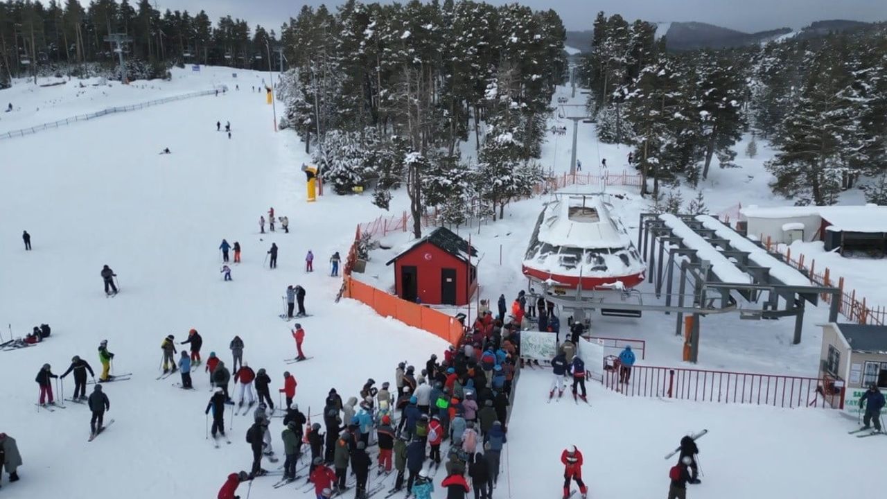 Sarıkamış’ta "Kristal Kar" coşkusu: Kayak sezonu dorukta