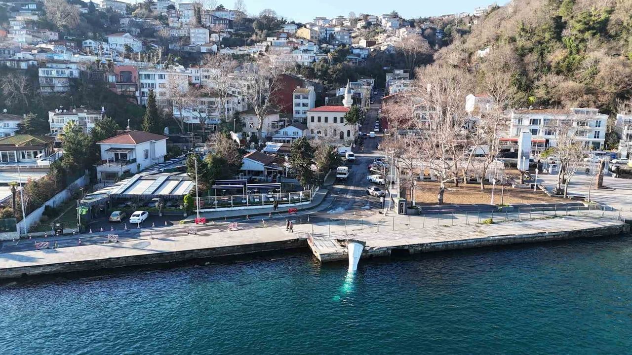 Sarıyer'de Devrilen Deniz Feneri Dronla Görüntülendi