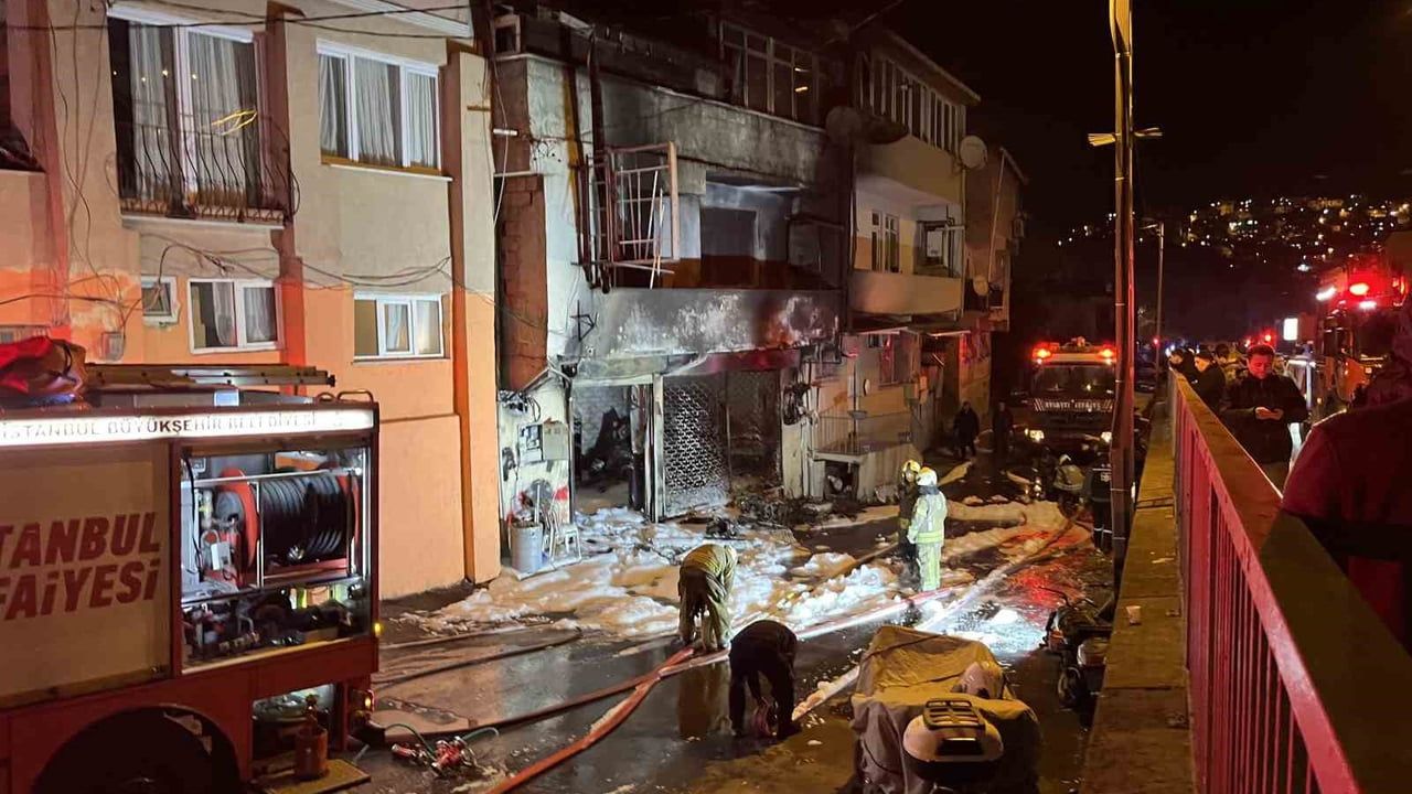 Sarıyer'de motosiklet tamirhanesi alev aldı: 1 yaralı, büyük hasar