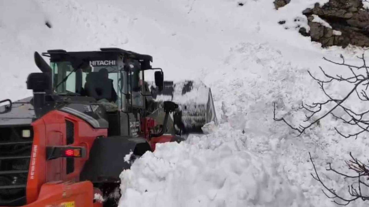 Sason'da kapanan mezra yolları yeniden ulaşıma açıldı