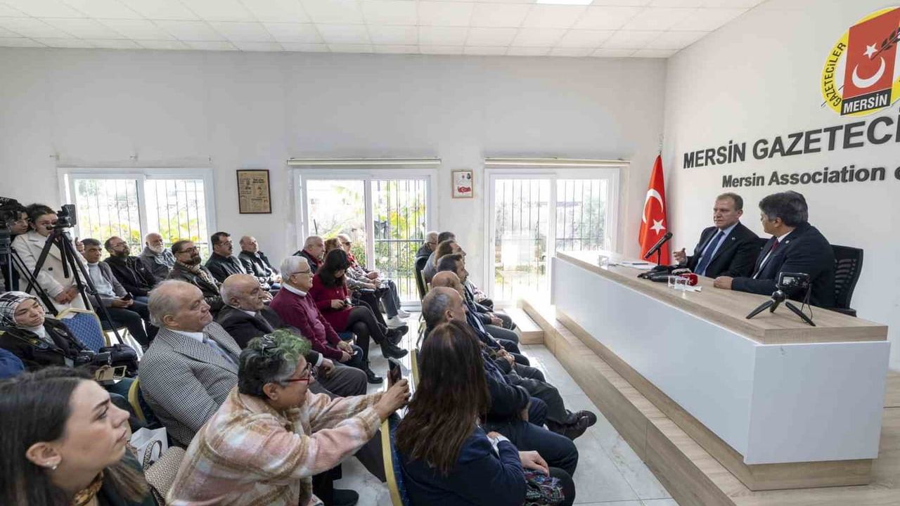 Seçer: "Basın yasama, yürütme ve yargıdan sonra 4. kuvvettir"