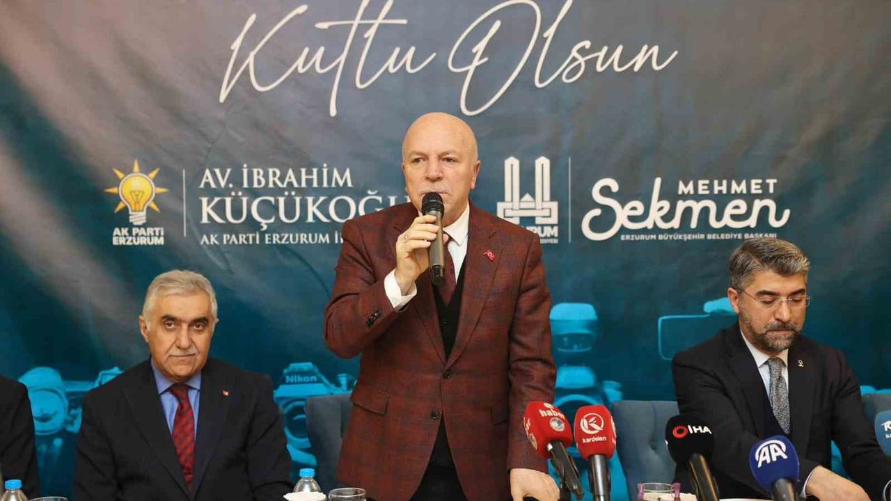 Sekmen ve Küçükoğlu, Çalışan Gazeteciler Günü'nde Erzurum'daki Basınla Buluştu