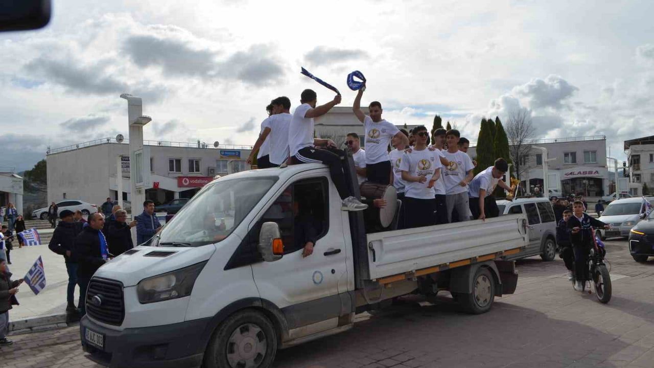 Selendi Belediye Spor namağlup şampiyon oldu