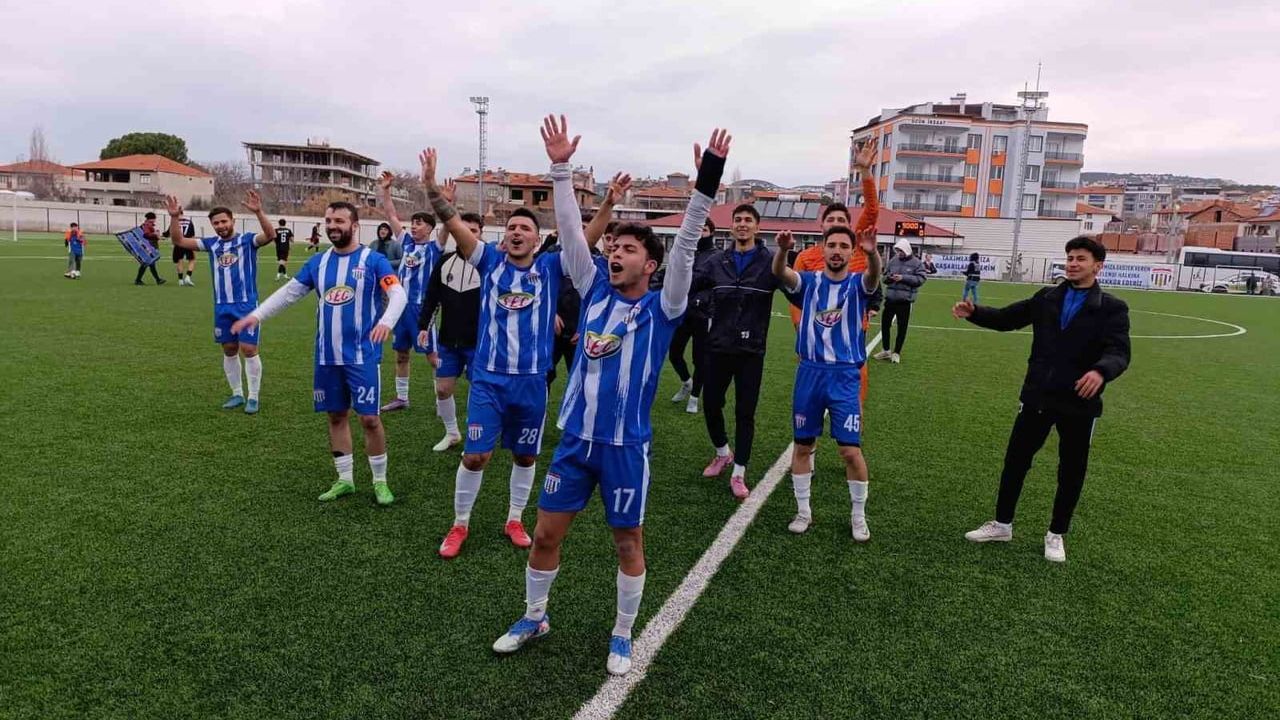 Selendi Belediyespor namağlup liderliğini sürdürdü